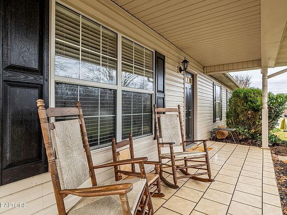 5th image of 511 Lejeune Dr