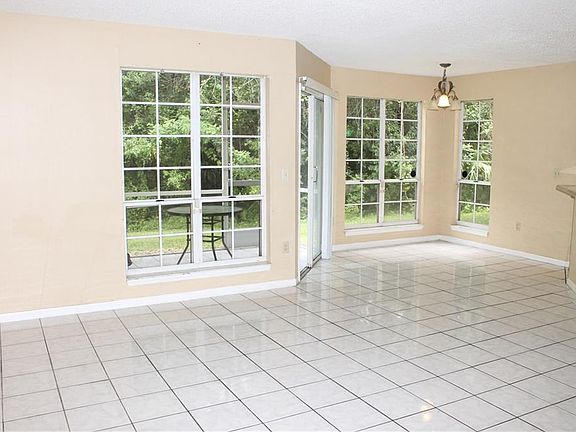 3rd image of 4670 Pembrook Pl #J