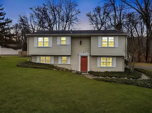 129 Somers Rd, Hampden, MA 01036