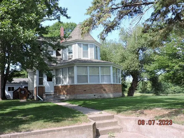 105 8th St SW, Pine City, MN 55063