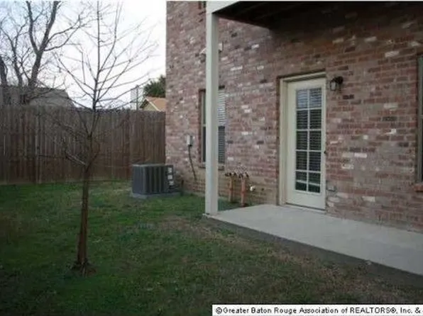 818D Meadow Bend Dr, Baton Rouge, LA 70820