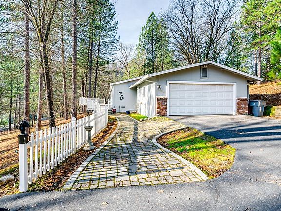 2nd image of 16375 Loretta Ln