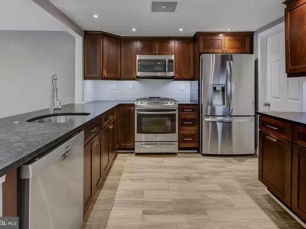 1601 Mountainview Dr, Chesterbrook, PA 19087