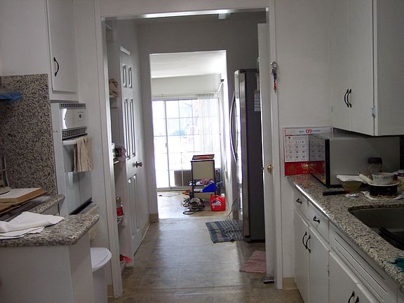 4th image of 4155 Poplar St