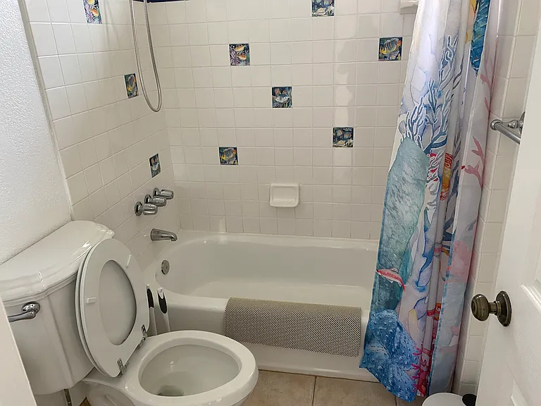 913-15 Florence St #913 — Photo 10