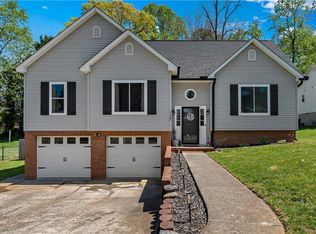 125 Springhouse Farm Ct, Winston Salem, NC 27107