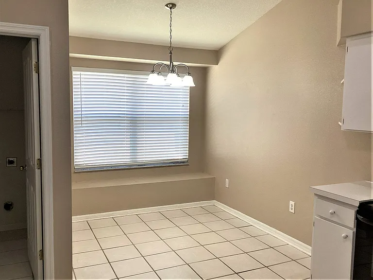 25008 Hyde Park Blvd — Photo 4