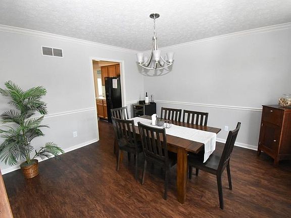 4th image of 8183 Red Mill Dr