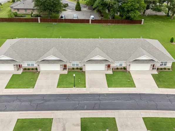 803 N 19th St, Rogers, AR 72756