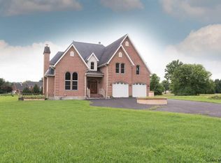 12 Catherine Ave, North Greenbush, NY 12180