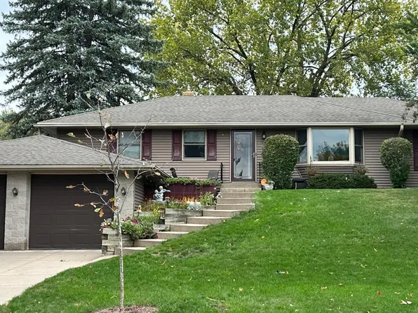 1822 City Heights Dr, Saint Paul, MN 55117