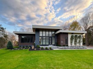 118 Ansonia Rd, Woodbridge, CT 06525