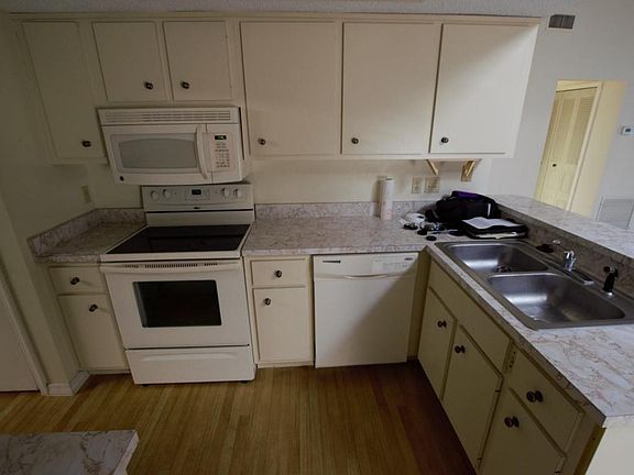 3rd image of 5026 SE 108th St