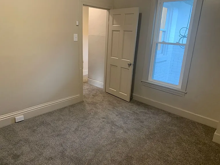 525 E Philadelphia St — Photo 15