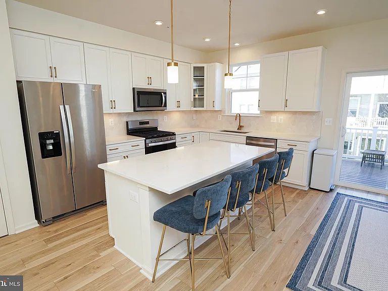 414 Waterfield Ct — Photo 16