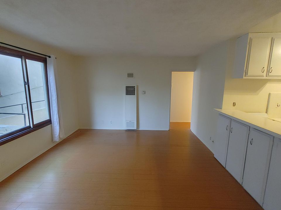 1st image of 942 10th St APT 5