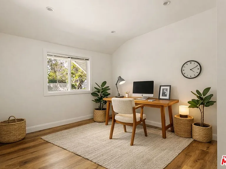 23153 Gonzales Dr — Photo 16