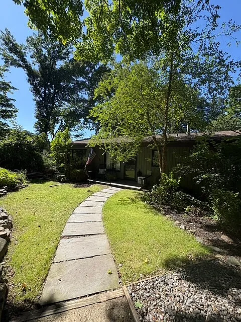 Old Sleepy Hollow Rd, Pleasantville — Photo 2