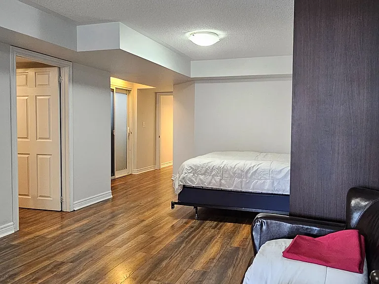 46 Courtland Cres #BASEMENT — Photo 21