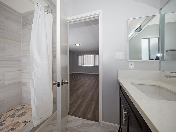 5th image of 1811 S Bentley Ave APT 305