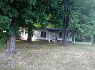 6768 E Il Highway 15, Woodlawn, IL 62898