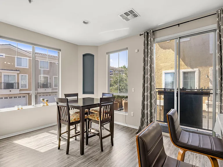 2450 W Glenrosa Ave #9 — Photo 8