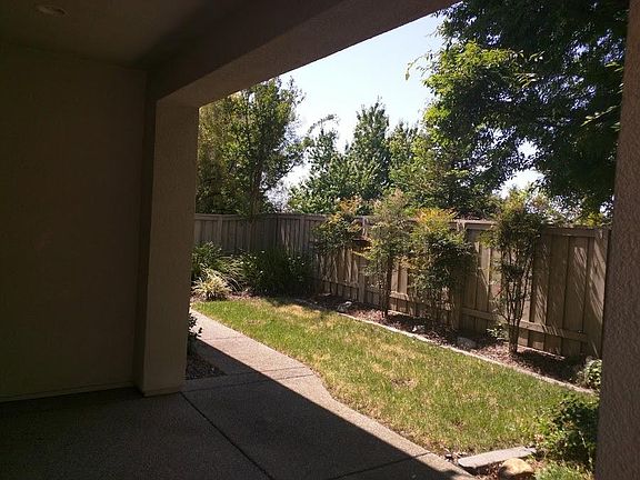 5th image of 2670 Warbler Ln