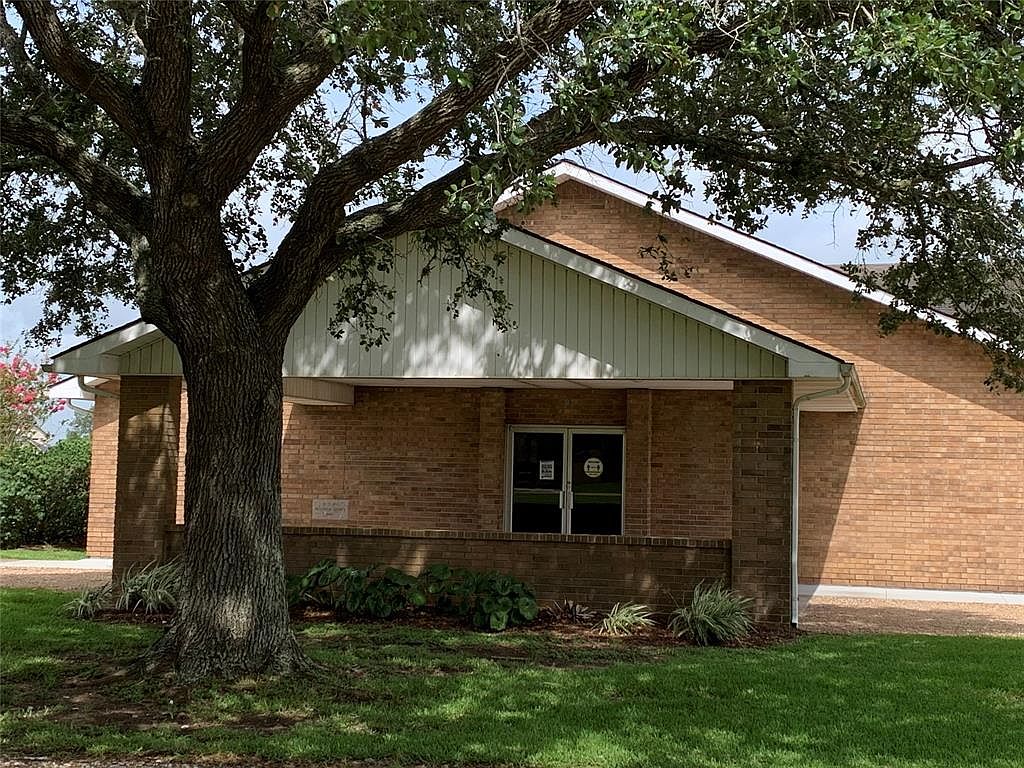 2605 West Loop, El Campo, TX 77437 Zillow