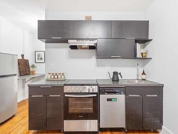 5th image of 133 E 35th St #1A