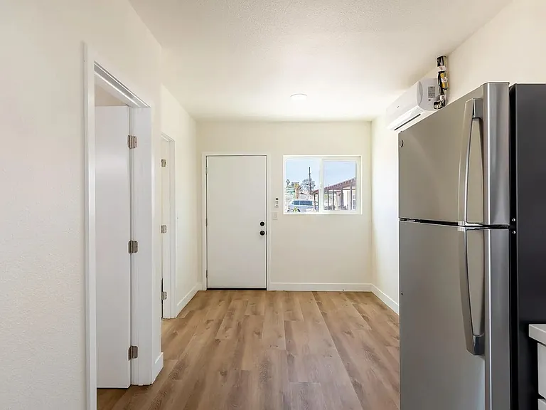 6563 Oasis Ave — Photo 3