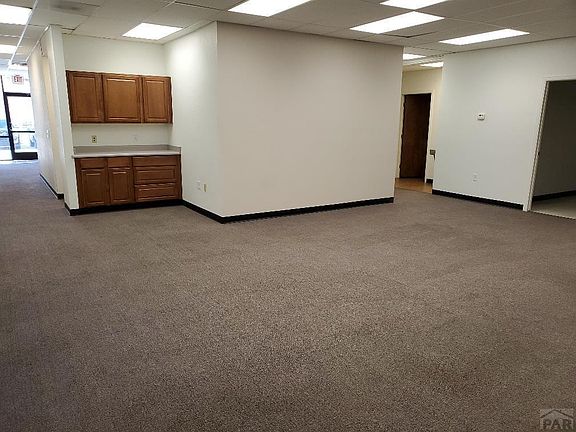 4th image of 2441 S Prairie Ave