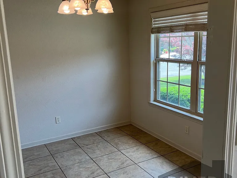 100 Deerbrooke Ln — Photo 6