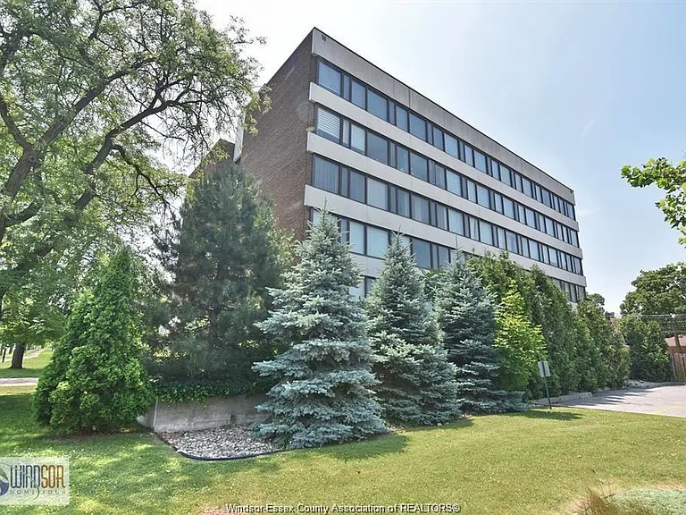 2144 Pelissier St #601 — Photo 8
