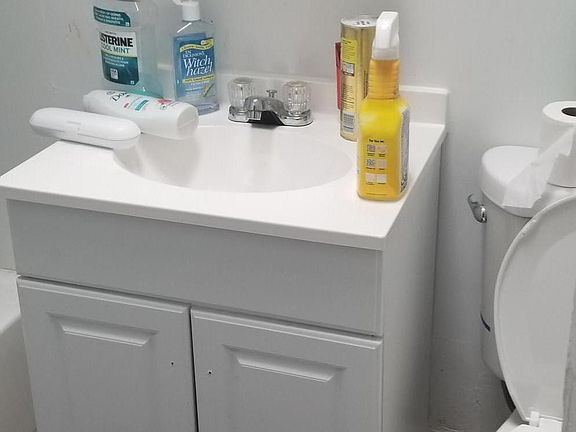 4th image of 5948 Germantown Ave APT H8