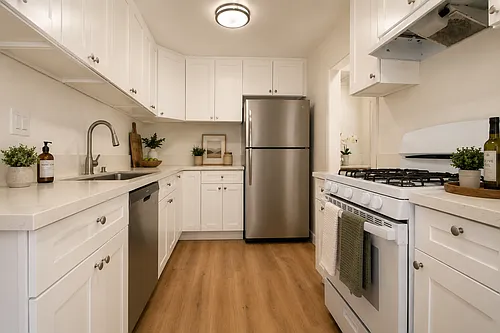 8657 Balboa Blvd #29 Photo 1