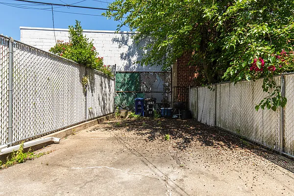 Rented by Douglas Elliman | media 16
