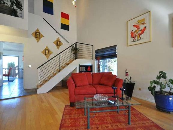 Living room 3