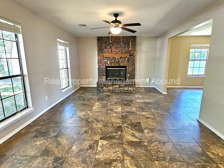 1811 W Gulfport Cir — Photo 6