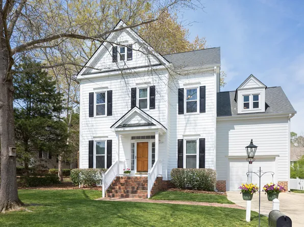 2061 Carriage Way, Chapel Hill, NC 27517