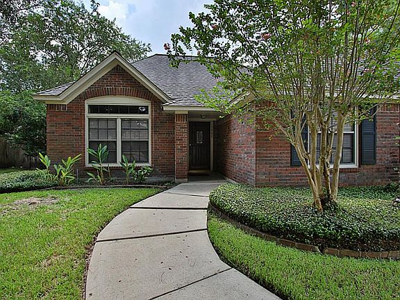 3rd image of 15907 Hickory Cove Dr