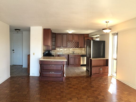 3rd image of 1960 N Lincoln Park W APT 503