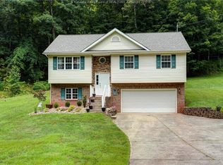107 Josephs Xing, Eleanor, WV 25070