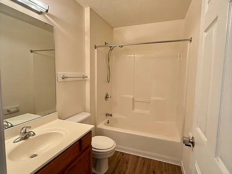 608-610 Curtis Dr — Photo 10