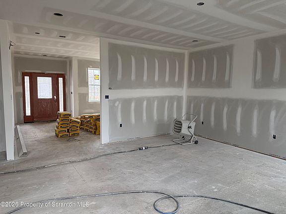 5th image of 517 Poppy Ln