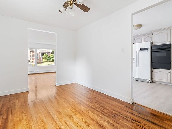 3rd image of 16 Wedgemere Rd #16