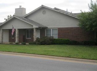 2 S Prairie Dunes Dr, Rogers, AR 72758