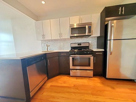 4th image of 140 W 130th St #4R