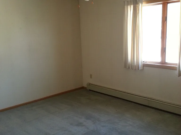 3430 E Court St — Photo 13