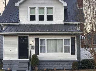 220 Etna St, Russell, KY 41169