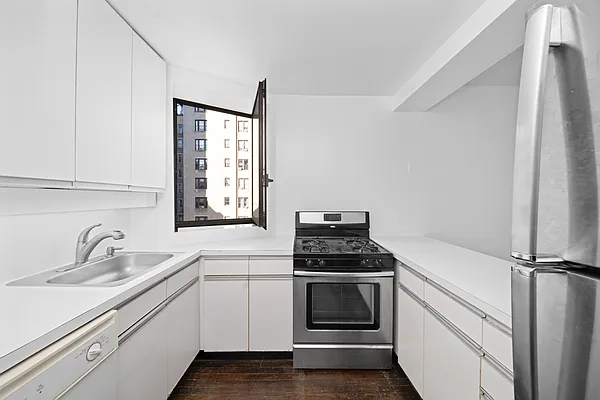 Rented by Douglas Elliman | media 23